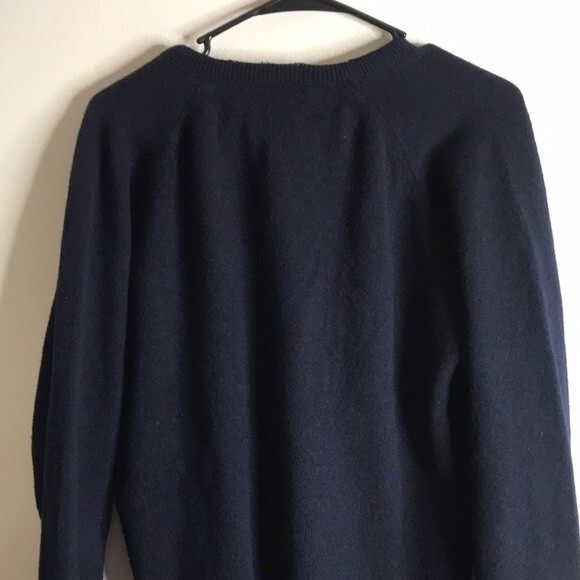 Pendleton 100% lambs wool pull over navy blue sweater size medium - Picture 9 of 11